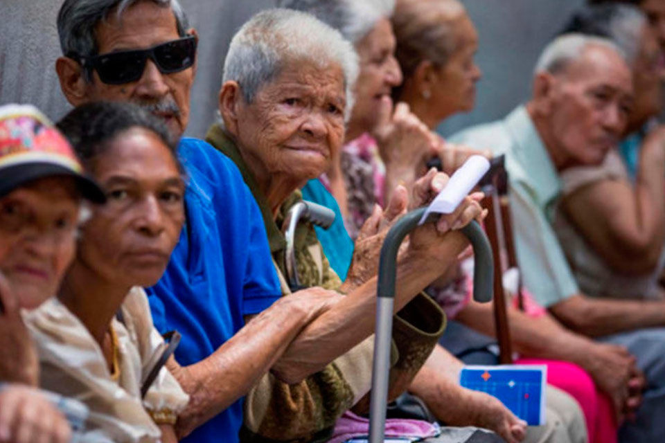 Adultos mayores El Comité y el artículo 80 ley de pensiones