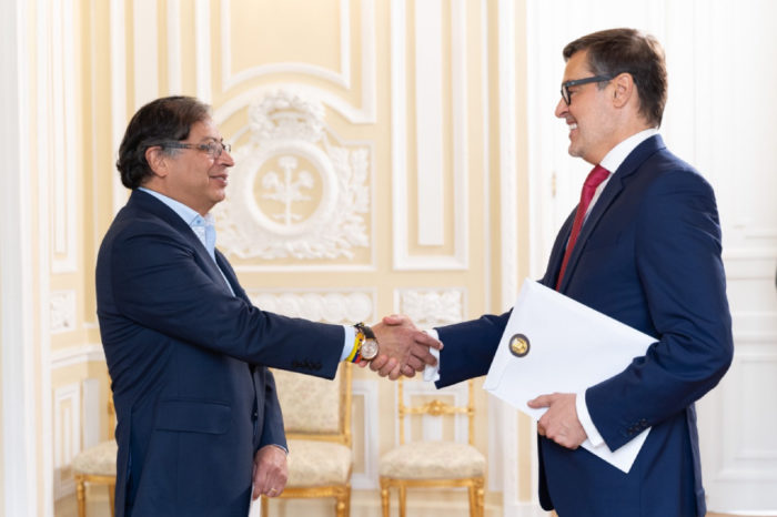 Félix Plasencia - Gustavo Petro