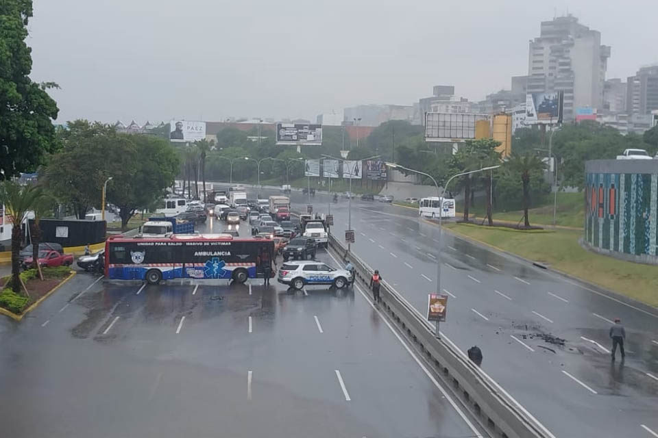 Lluvias autopista Francisco Fajardo