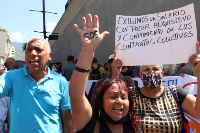 Trabajadores marchan al tsj onapre