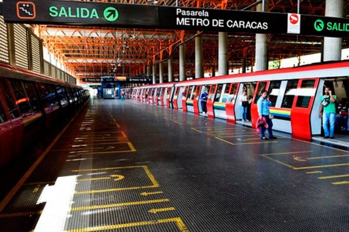 Vale la pena el riesgo por una mejor calidad de vida / Metro de Caracas