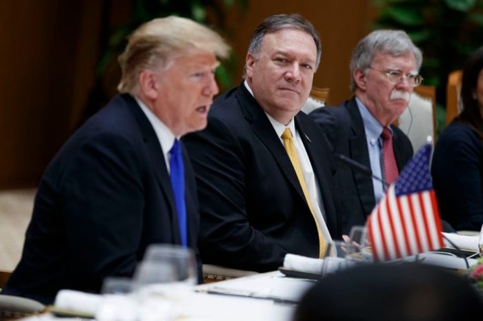 Trump bolton pompeo EEUU biden sanciones