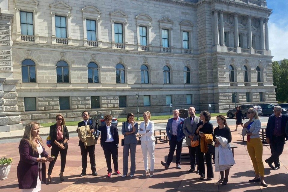 mes hispanidad venezolanos reconocidos congreso EEUU