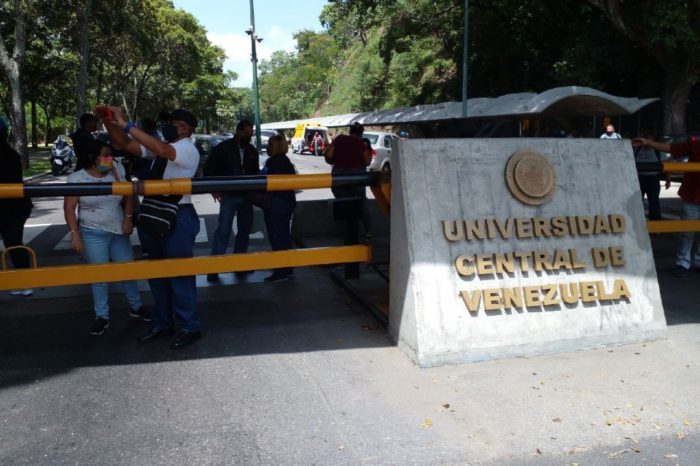 puerta tamanaco ucv agosto 2022 fapuv