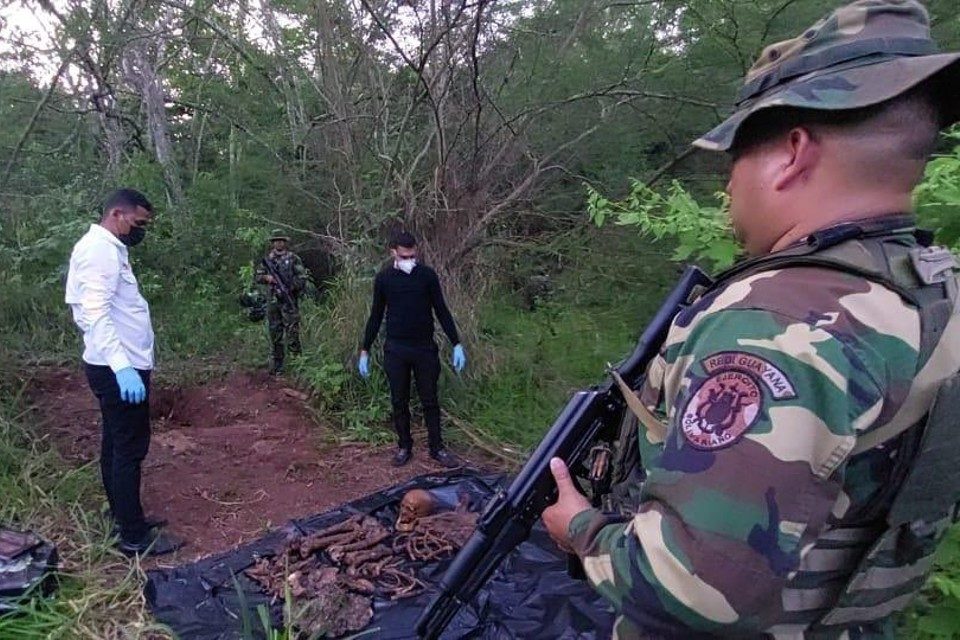 Fosa comun Bolivar FAN