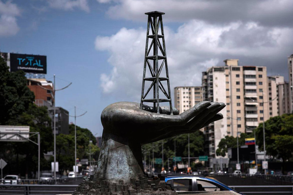 Levanten las sanciones. No les demos más excusas