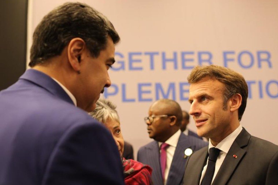 Nicolas Maduro Emmanuel Macron