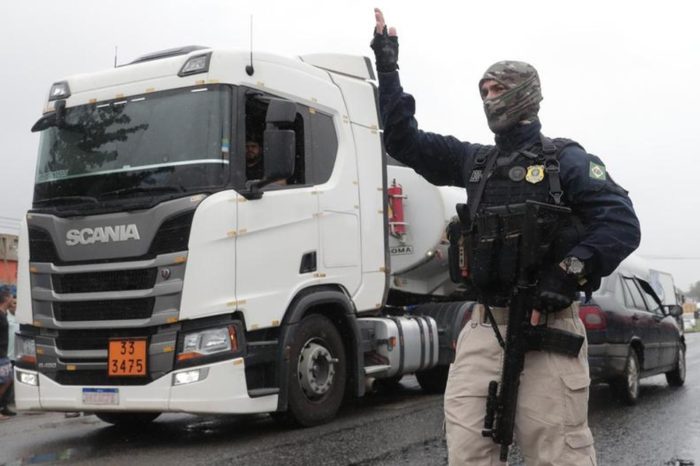 Policia Federal Brasil camioneros