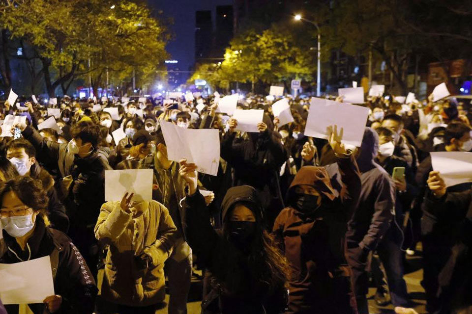 Manifestantes en China exigen renuncia de Xi Jinping