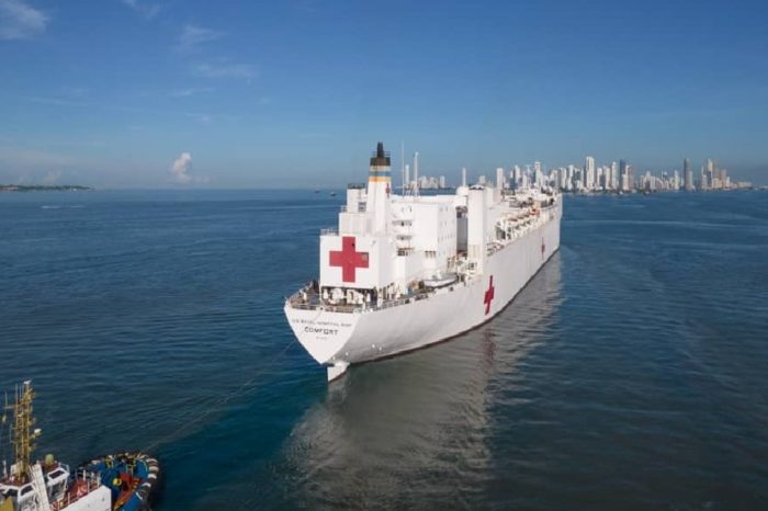 USNS Comfort EEUU