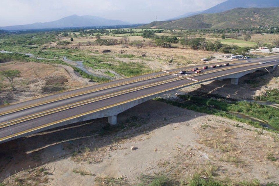 puente frontera tienditas Colombia