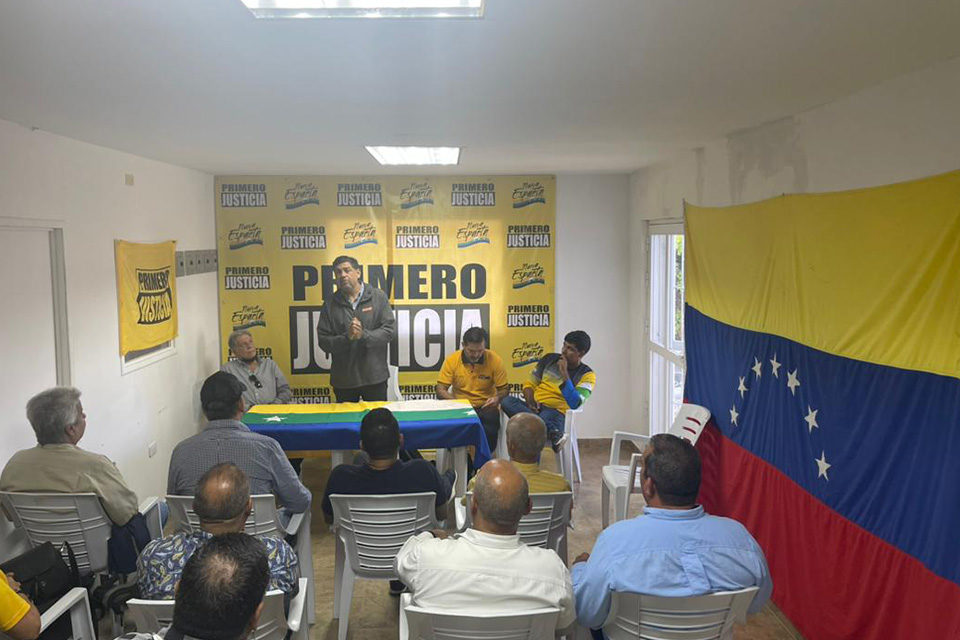 Carlos Ocariz Salario mínimo