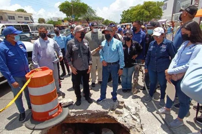 Manuel Rosales construcción calle Zulia