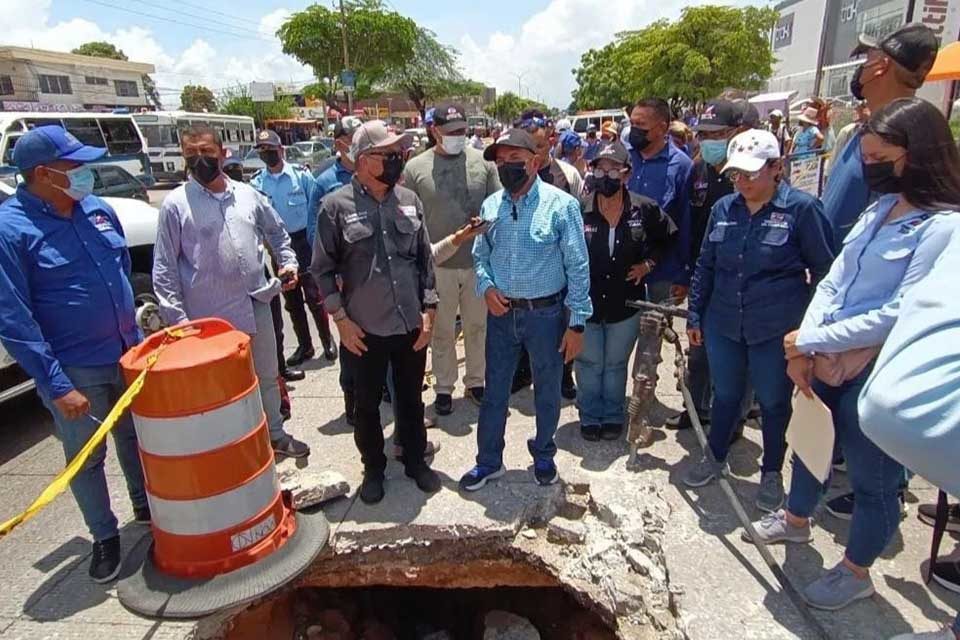 Manuel Rosales construcción calle Zulia