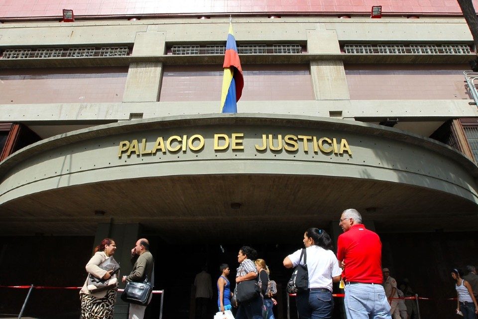 Palacio de Justicia FundaRedes Javier Tarazona operación Constitución Vente Venezuela Nelin Escalante defensa pública patrón pdvsa