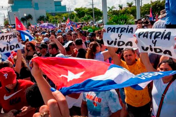 Cuba y Canadá: sol y playa en medio de una brutal dictadura caribeña