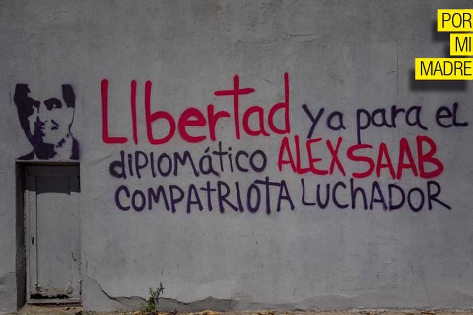 Por Mi Madre mural alex saab