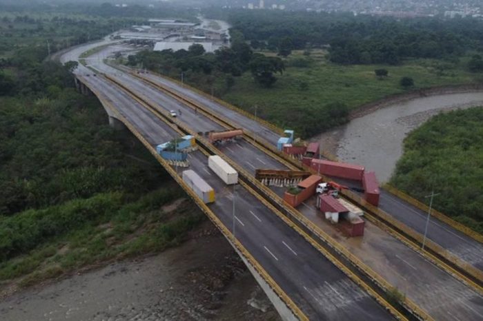 Puente Tienditas