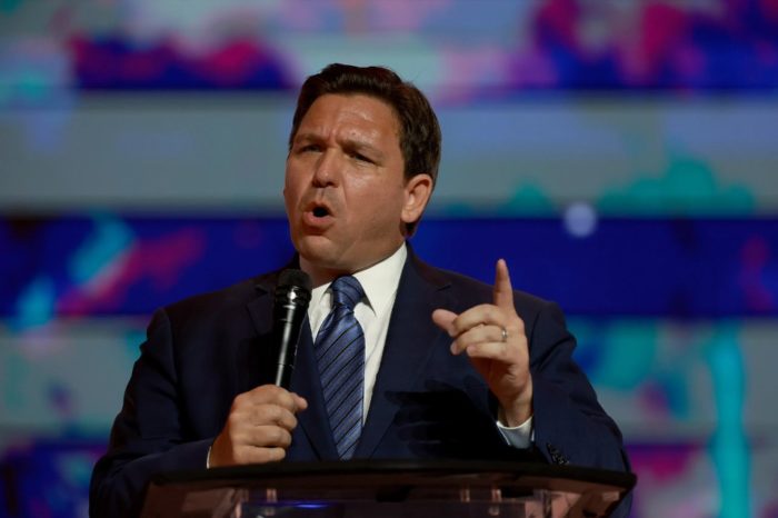 Ron DeSantis Florida migrantes aborto