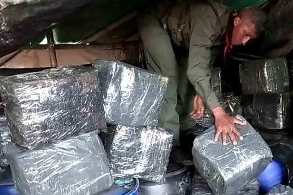 Soldado FAN gasolina ilegal Amazonas Tancol