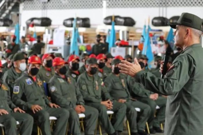 Padrino López FAN Escudo Bolivariano