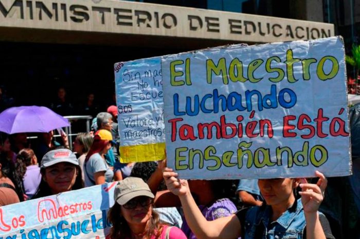 Una lección magistral - MAESTROS - PROTESTAS