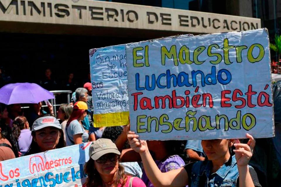 Una lección magistral - MAESTROS - PROTESTAS