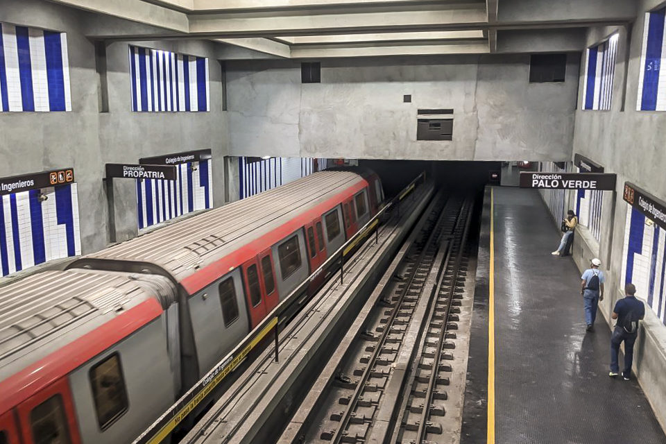 Colegio de Ingenieros-Metro de Caracas