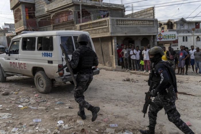 Policia Haití