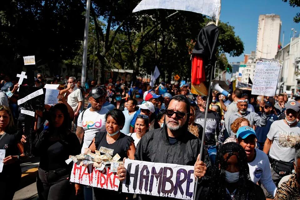 Rechazo social y cauce político