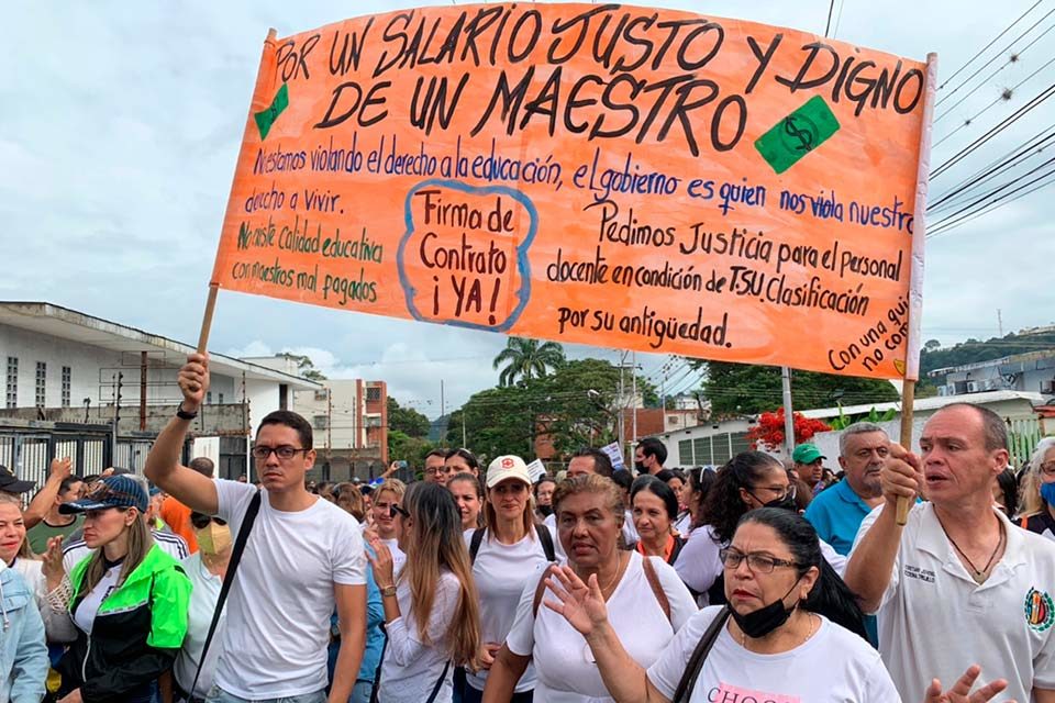 Día del maestro, educar y luchar oficialismo convención colectiva