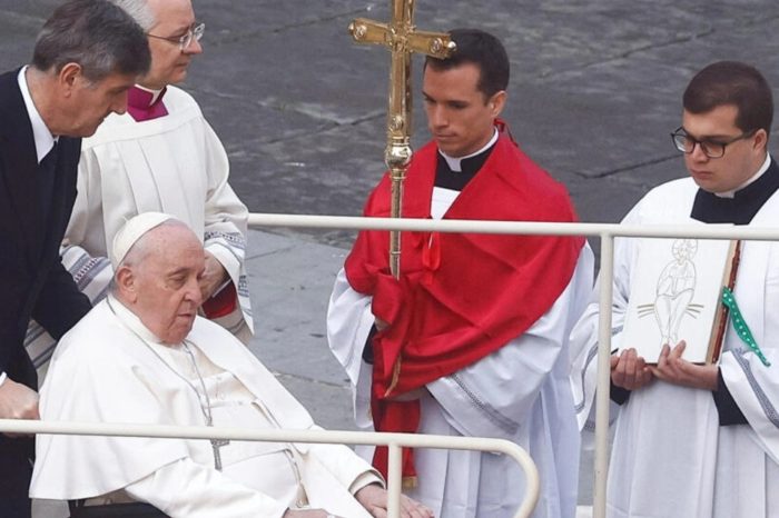 papa francisco funeral benedicto xvi