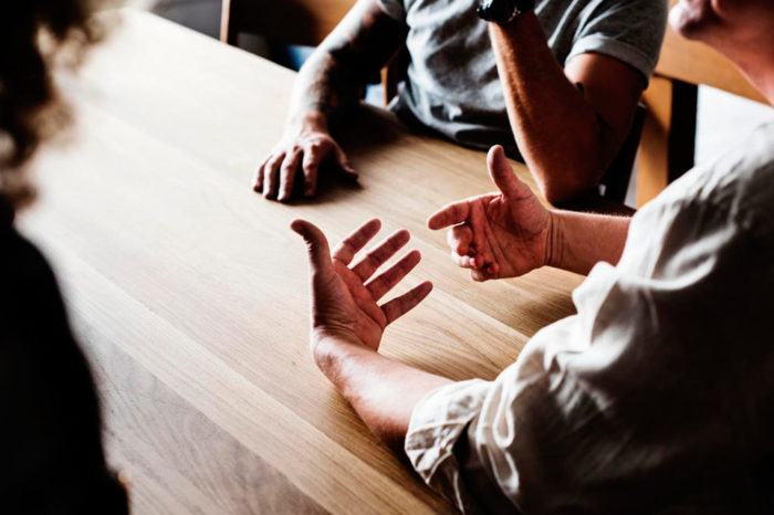 "Aprender" a conversar sin ofender