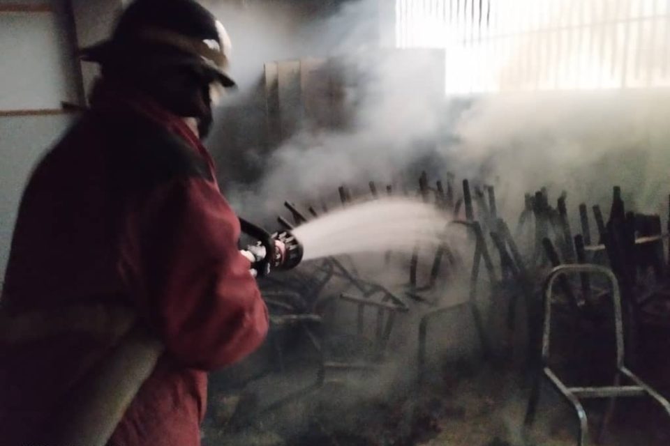 Bombero incendio ULA Tachira 02.02.2023