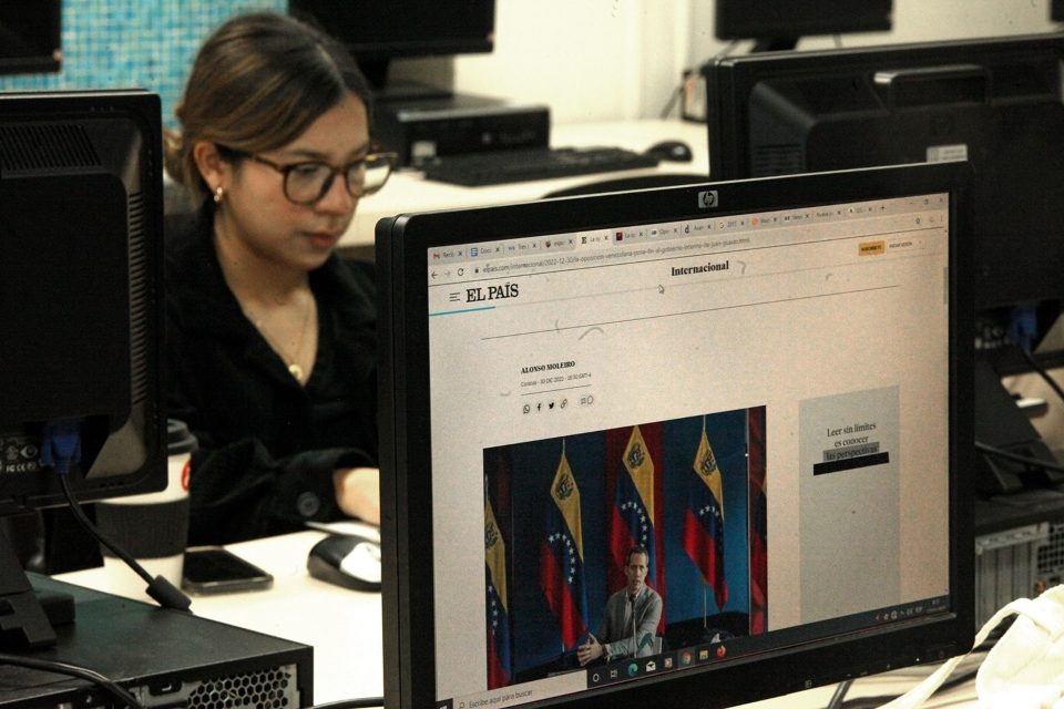 estudiante comunicación social UCAB