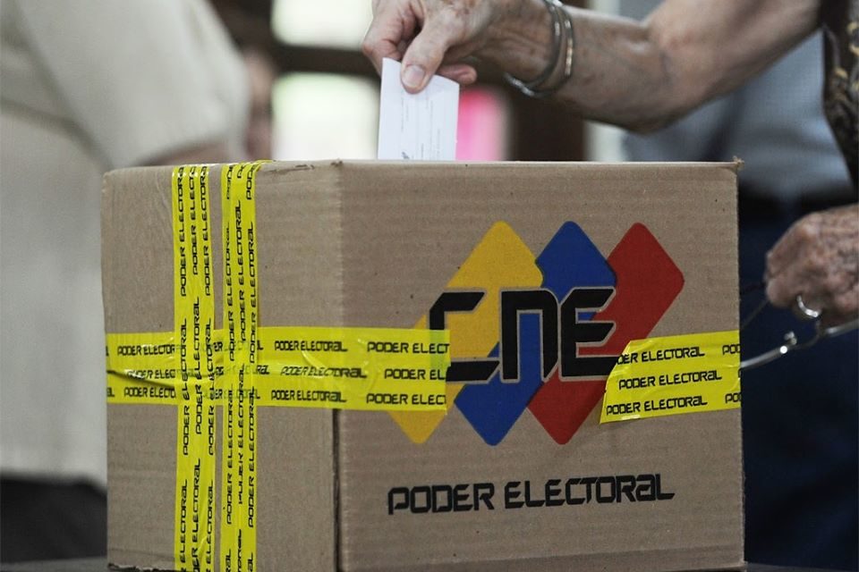La cuadratura comicial cne