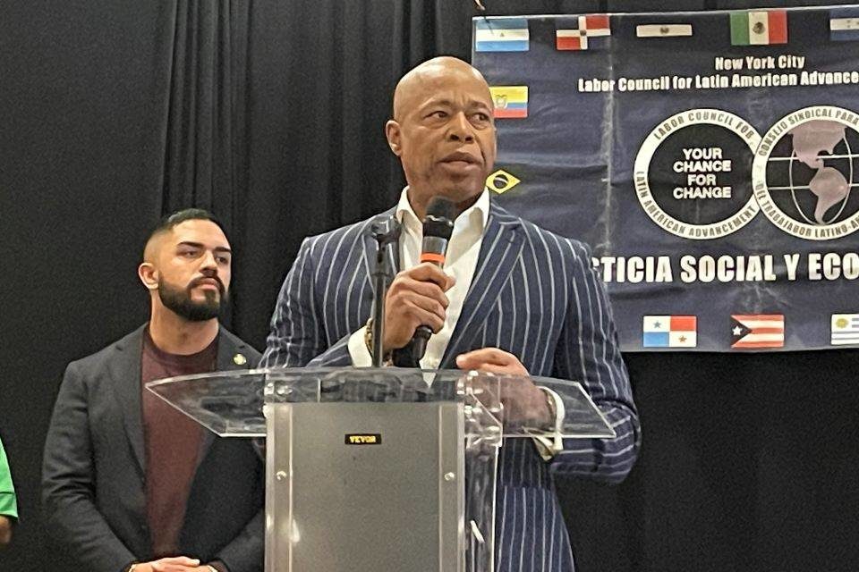 Eric Adams alcalde demócrata de Nueva York