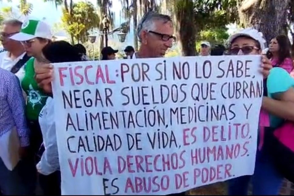 protesta docentes ajuste salarial merida 02.03.23