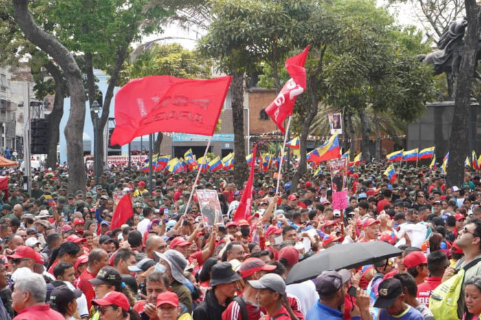 marcha - oficialismo ingreso mínimo vital