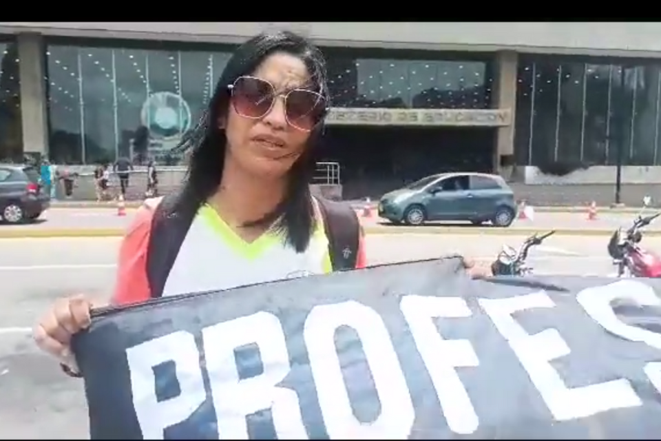 Docentes estado Aragua - protestan frente al ME (16-05-23)