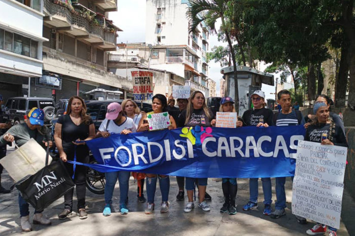 Docentes reclamaron a MinEducación salarios mínimos