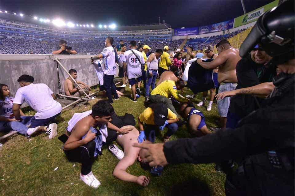 Estadio El Salvador Estampida 20 mayo 2023