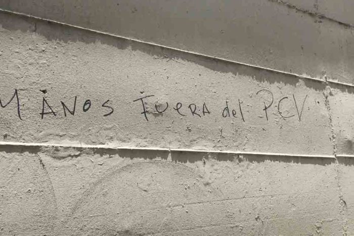 Manos fuera del PCV grafitti