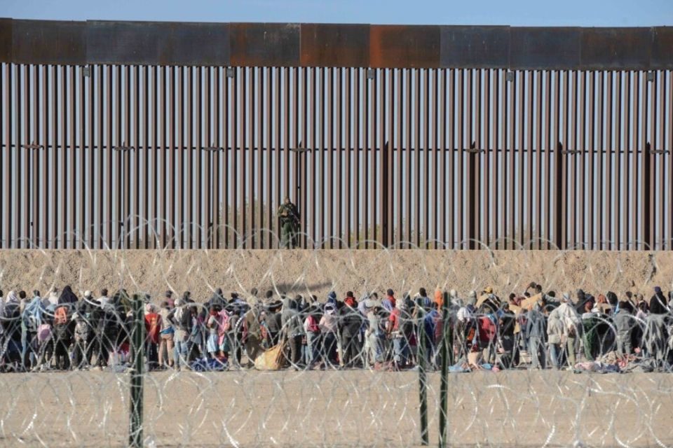 Migrantes EEUU asilo México Ciudad JUárez frontera con EEUU militares mayo 2023 Foto de Rey R. Jauregui La Verdad de Juárez Amnistía Internacional