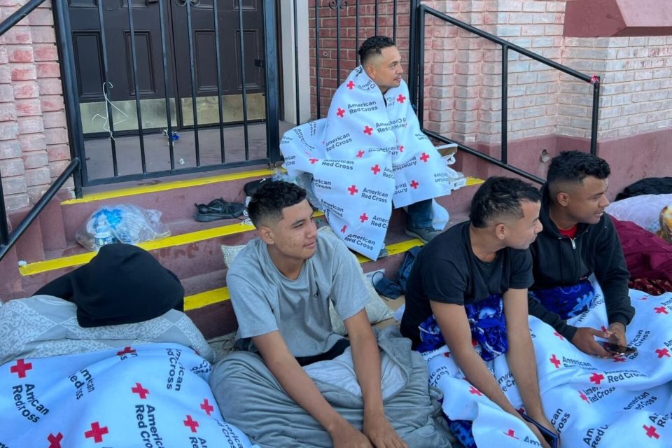 Migrantes Texas El Paso VOA