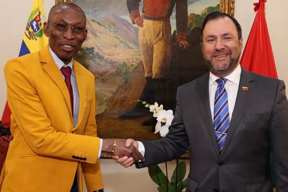 Primer ministro Burkina Faso canciller Yván Gil