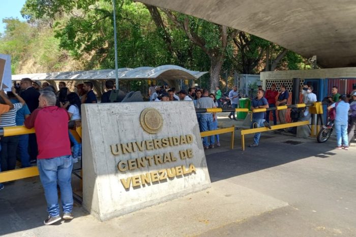 Protesta UCV 02.05.2023 Vanessa García FM Center