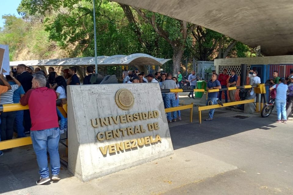 Protesta UCV 02.05.2023 Vanessa García FM Center