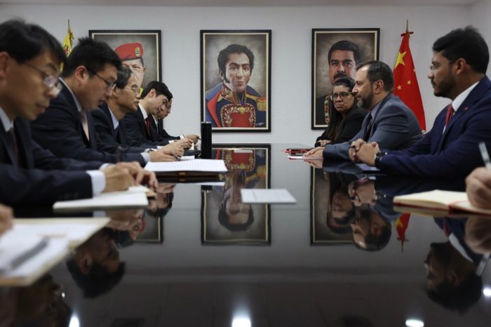 Yván Gil cancillería Partido Comunista China