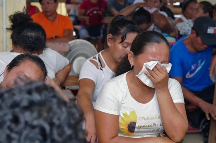 familiares de estudiantes muertos Guyana